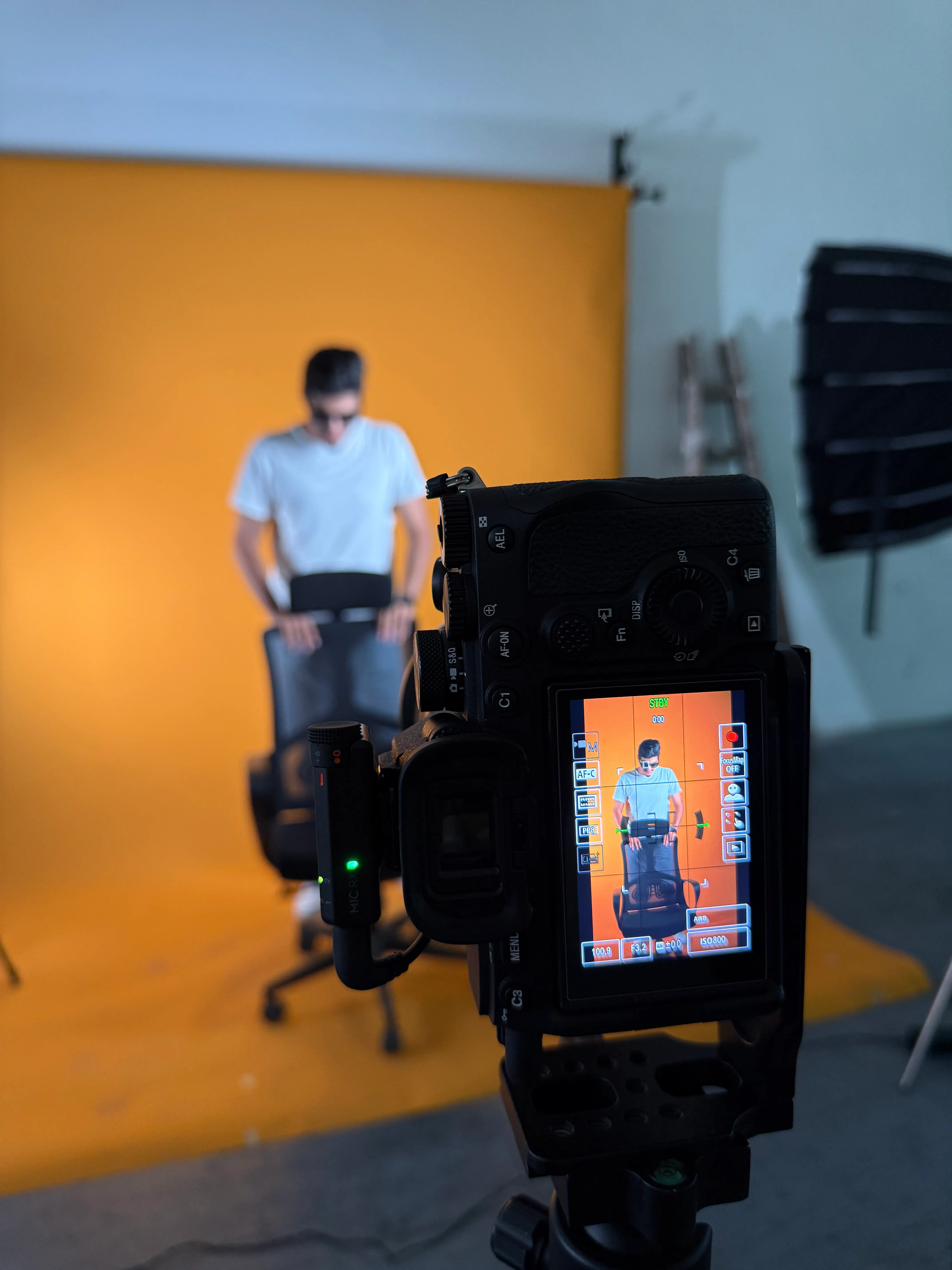 Houssam au travail à Tanger